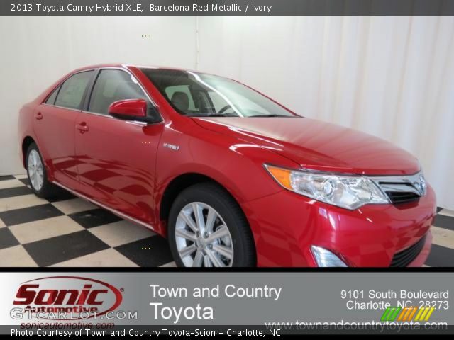 2013 Toyota Camry Hybrid XLE in Barcelona Red Metallic