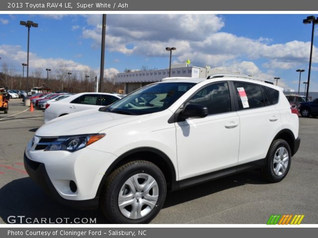 2013 Toyota RAV4 LE in Super White
