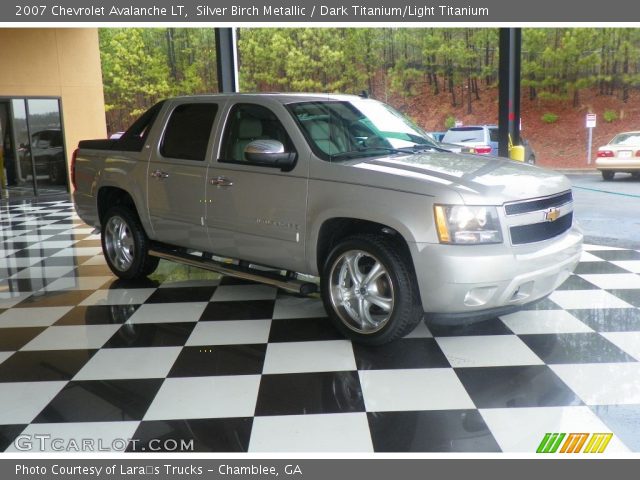 2007 Chevrolet Avalanche LT in Silver Birch Metallic