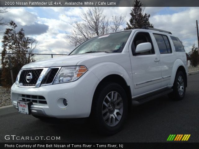 2010 Nissan Pathfinder LE 4x4 in Avalanche White