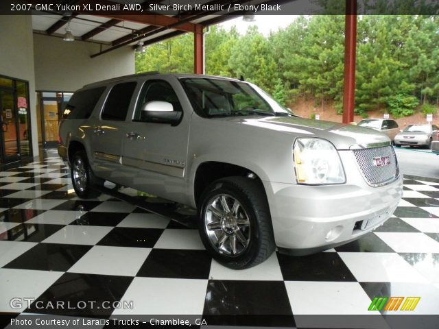 2007 GMC Yukon XL Denali AWD in Silver Birch Metallic