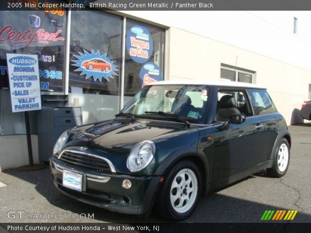 2005 Mini Cooper Hardtop in British Racing Green Metallic