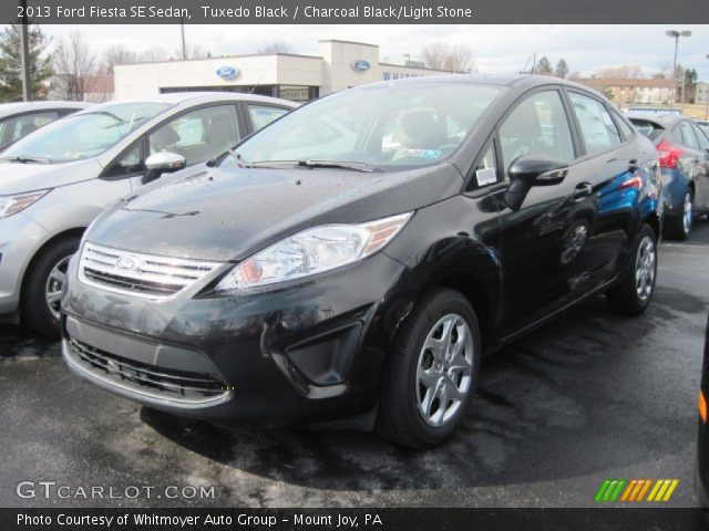 2013 Ford Fiesta SE Sedan in Tuxedo Black