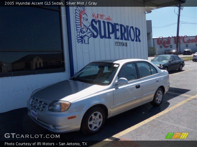 2005 Hyundai Accent GLS Sedan in Silver Mist