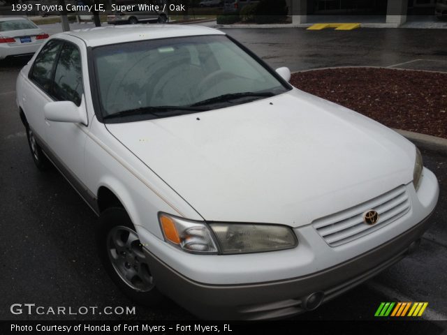 1999 Toyota Camry LE in Super White
