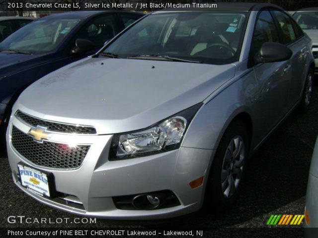 2013 Chevrolet Cruze LS in Silver Ice Metallic