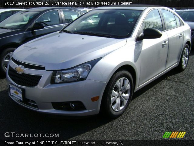 2013 Chevrolet Cruze LS in Silver Ice Metallic