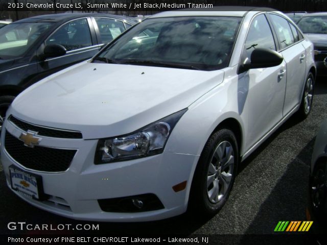 2013 Chevrolet Cruze LS in Summit White