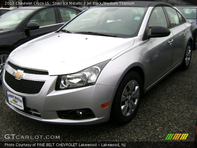 2013 Chevrolet Cruze LS in Silver Ice Metallic
