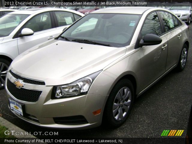 2013 Chevrolet Cruze LS in Champagne Silver Metallic