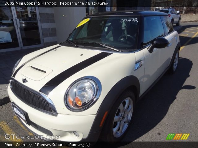 2009 Mini Cooper S Hardtop in Pepper White