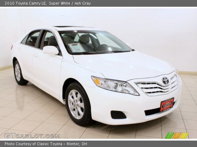 2010 Toyota Camry LE in Super White