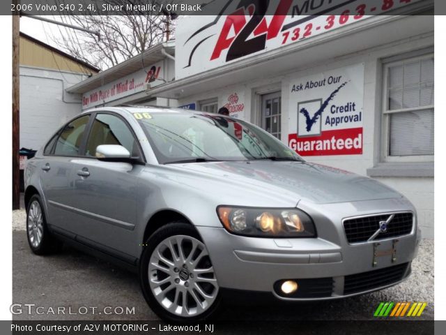 2006 Volvo S40 2.4i in Silver Metallic