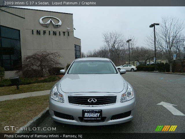 2009 Infiniti G 37 x Sedan in Liquid Platinum