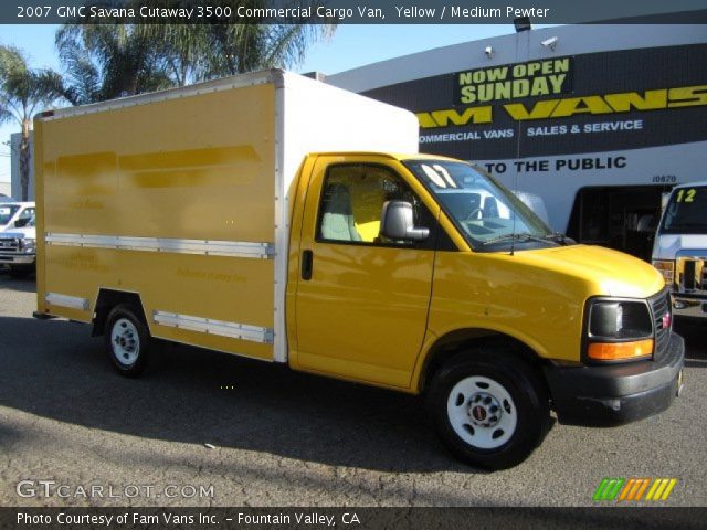 2007 GMC Savana Cutaway 3500 Commercial Cargo Van in Yellow