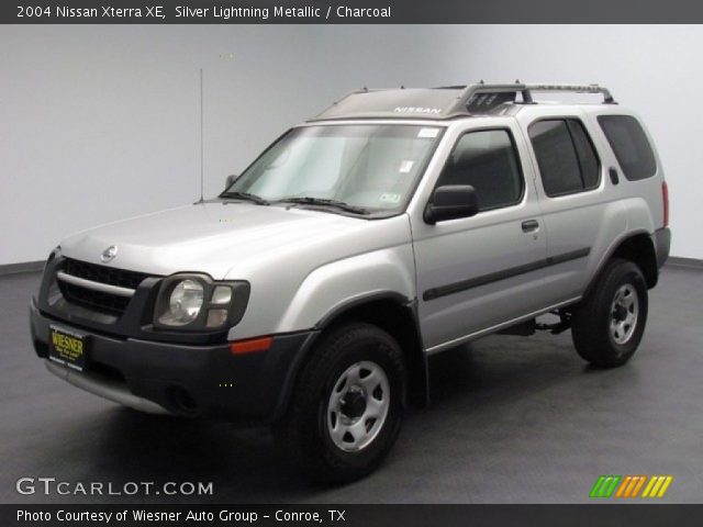 2004 Nissan Xterra XE in Silver Lightning Metallic