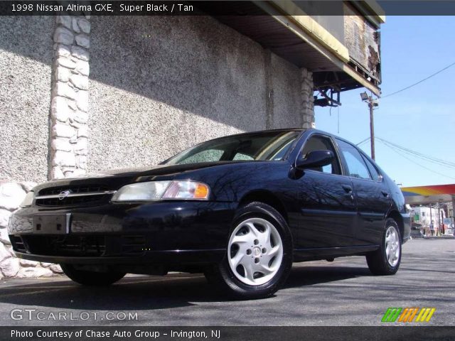 1998 Nissan Altima GXE in Super Black