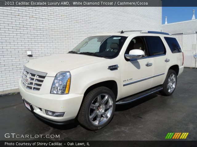 2013 Cadillac Escalade Luxury AWD in White Diamond Tricoat