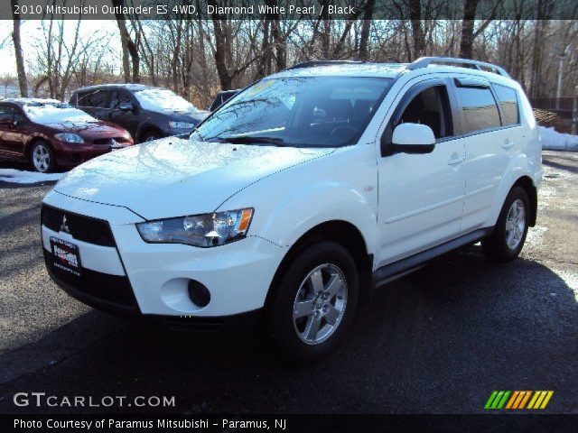 2010 Mitsubishi Outlander ES 4WD in Diamond White Pearl