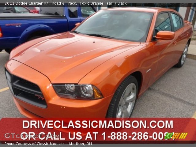 2011 Dodge Charger R/T Road & Track in Toxic Orange Pearl
