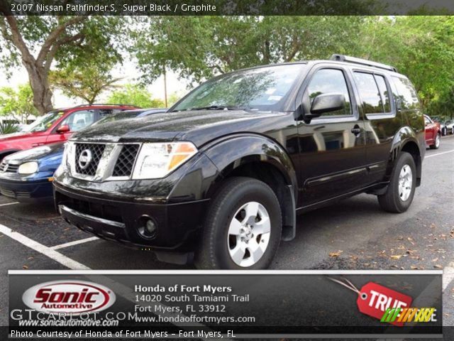 2007 Nissan Pathfinder S in Super Black