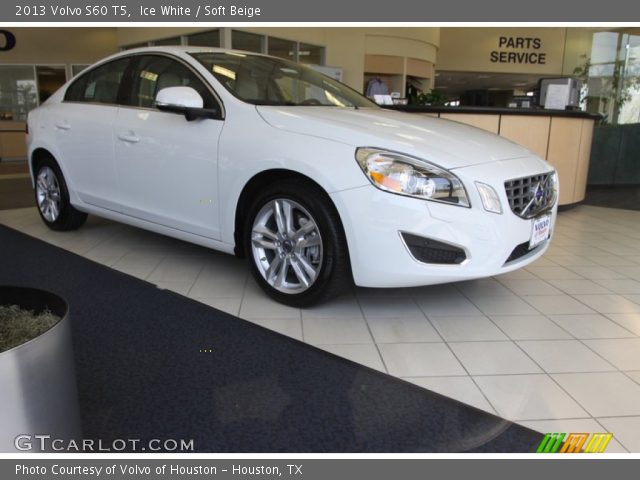 2013 Volvo S60 T5 in Ice White