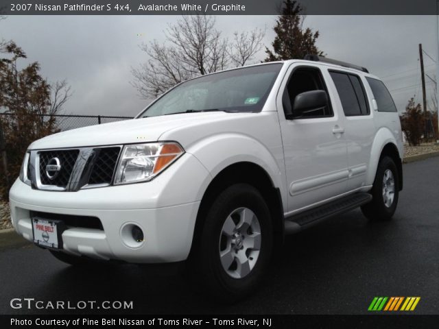 2007 Nissan Pathfinder S 4x4 in Avalanche White