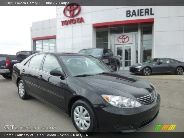 2005 Toyota Camry LE in Black