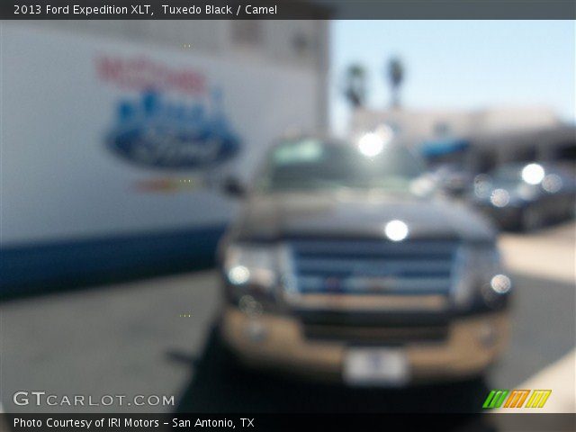 2013 Ford Expedition XLT in Tuxedo Black