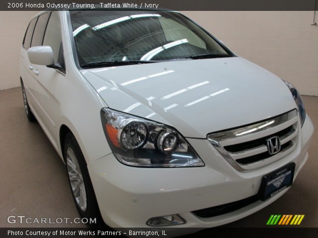 2006 Honda Odyssey Touring in Taffeta White