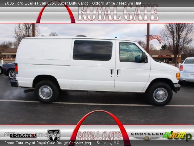 2005 Ford E Series Van E350 Super Duty Cargo in Oxford White