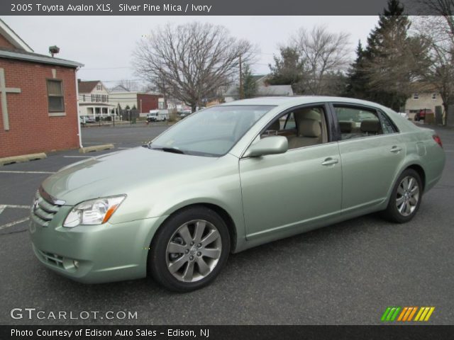 2005 Toyota Avalon XLS in Silver Pine Mica