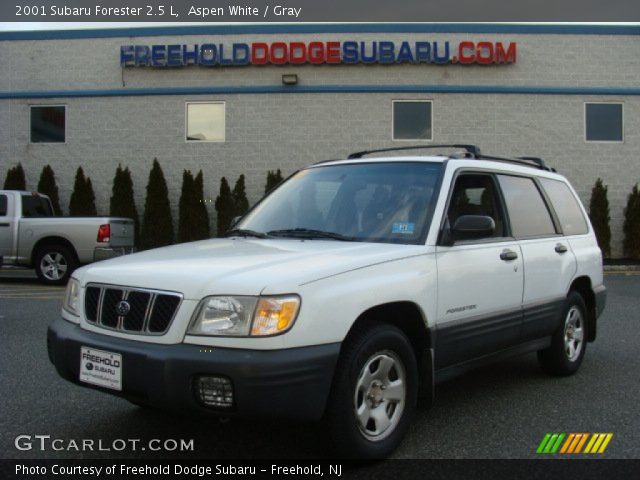 2001 Subaru Forester 2.5 L in Aspen White