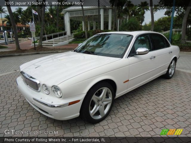 2005 Jaguar XJ Super V8 in White Onyx