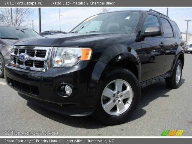 2011 Ford Escape XLT in Tuxedo Black Metallic