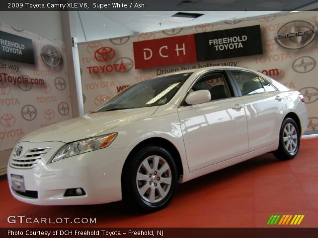 2009 Toyota Camry XLE V6 in Super White