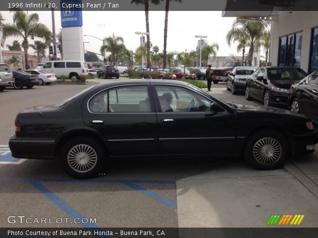 1996 Infiniti I 30 in Cypress Pearl