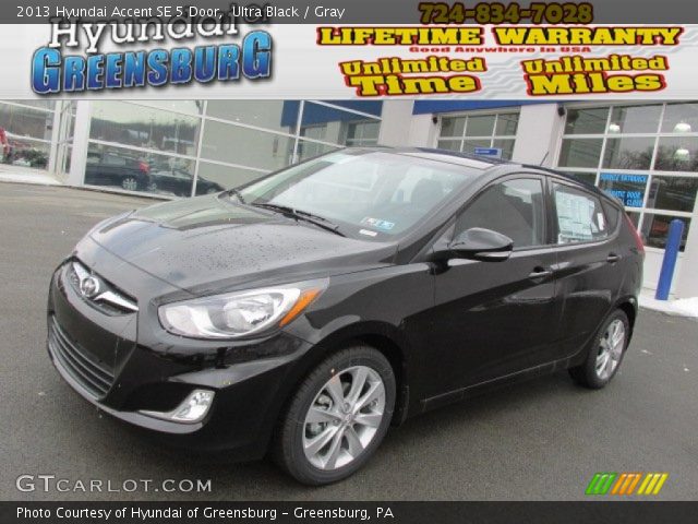 2013 Hyundai Accent SE 5 Door in Ultra Black