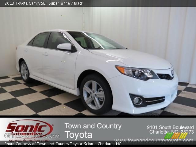 2013 Toyota Camry SE in Super White