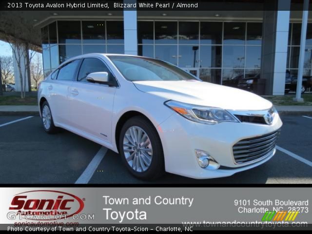 2013 Toyota Avalon Hybrid Limited in Blizzard White Pearl