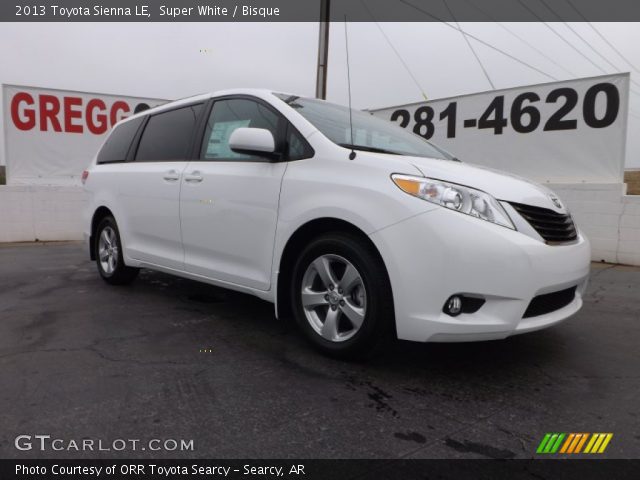 2013 Toyota Sienna LE in Super White