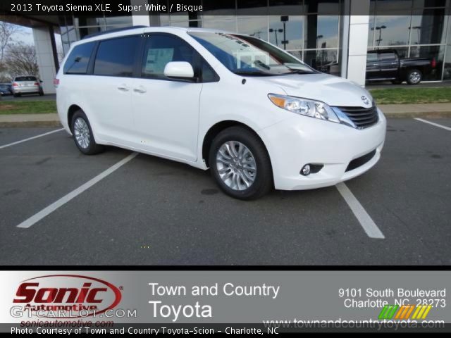 2013 Toyota Sienna XLE in Super White