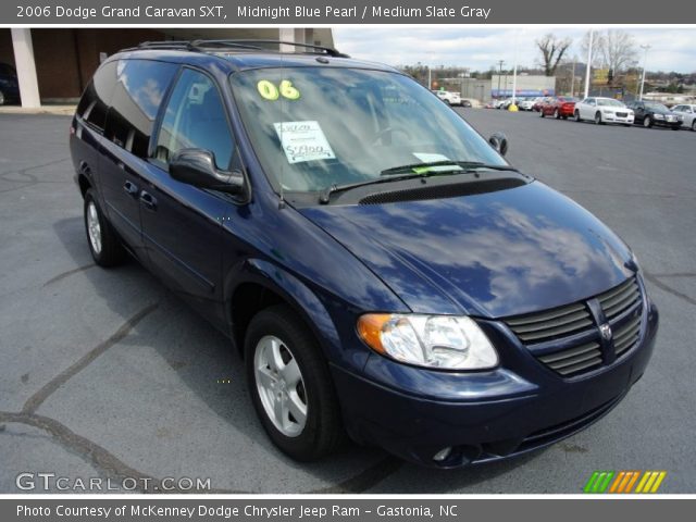 2006 Dodge Grand Caravan SXT in Midnight Blue Pearl
