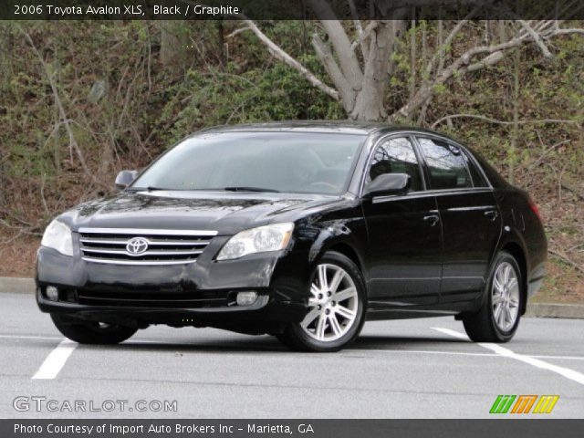 2006 Toyota Avalon XLS in Black