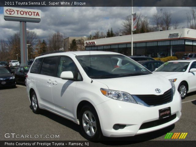 2011 Toyota Sienna LE in Super White