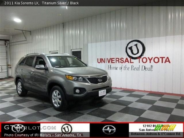 2011 Kia Sorento LX in Titanium Silver