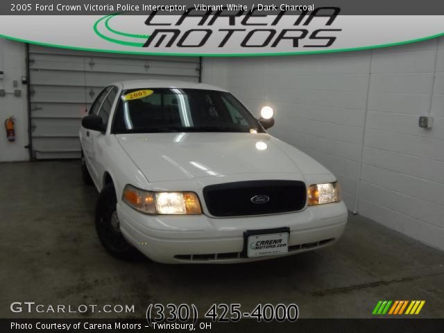 2005 Ford Crown Victoria Police Interceptor in Vibrant White