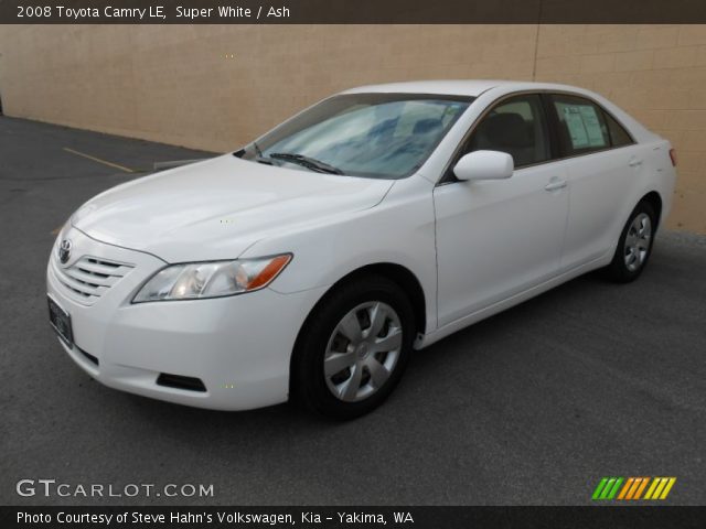 2008 Toyota Camry LE in Super White