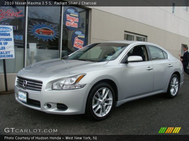 2010 Nissan Maxima 3.5 S in Radiant Silver