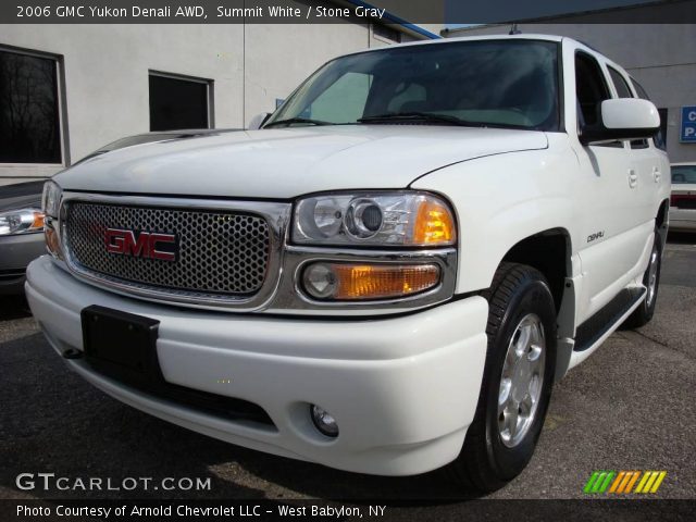 2006 GMC Yukon Denali AWD in Summit White